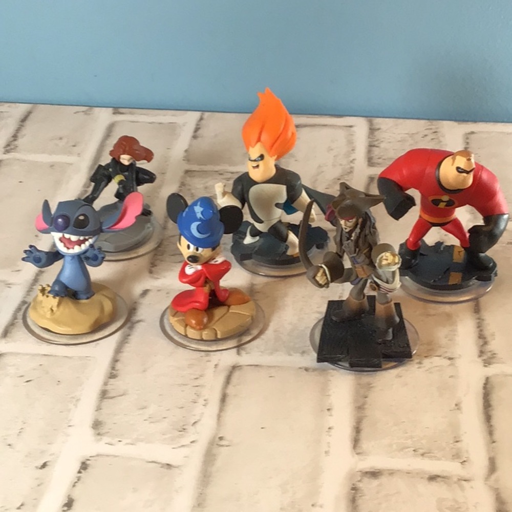 Disney Infinity action figures lot